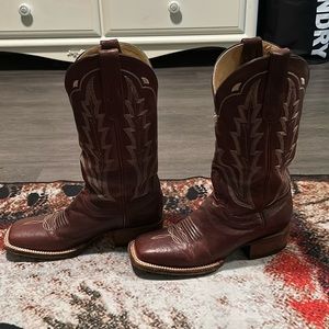 nice leather cowgirl boots with wood bottom